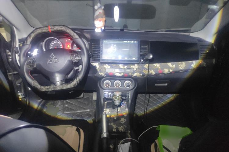 Used Mitsubishi Lancer EX 2010 ZhiShang Edition 1.8L CVT Luxury Model Center Console