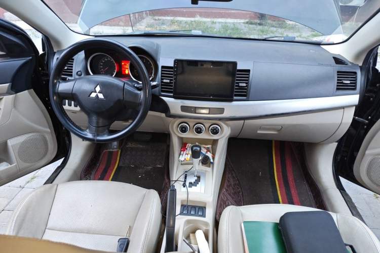 Used Mitsubishi Lancer EX 2010 Fashion Edition 1.8L CVT Comfort Trim Center Console