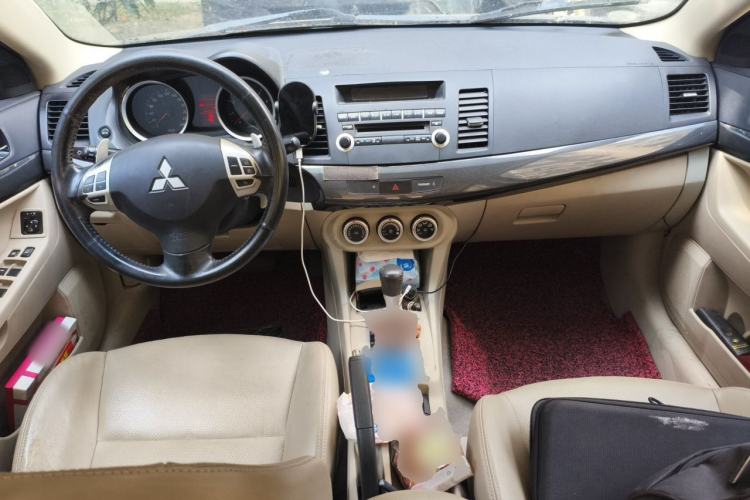 Used Mitsubishi Lancer EX 2010 Fashion Edition 1.8L CVT Comfort Trim Center Console