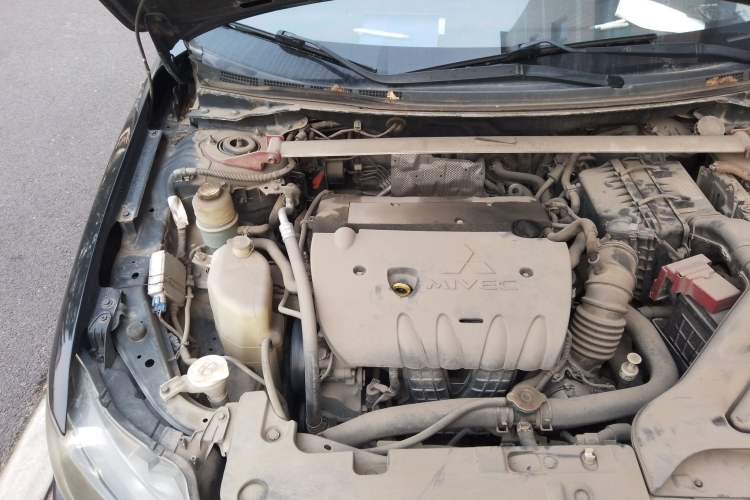 Used Mitsubishi Lancer EX 2010 ZhiShang Edition 1.8L CVT Luxury Model Engine Bay Right