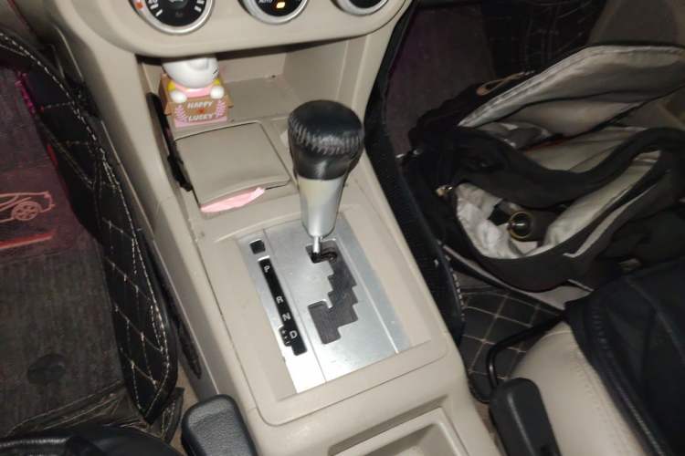Used Mitsubishi Lancer EX 2010 Fashion Edition 1.8L CVT Comfort Trim Gear Lever