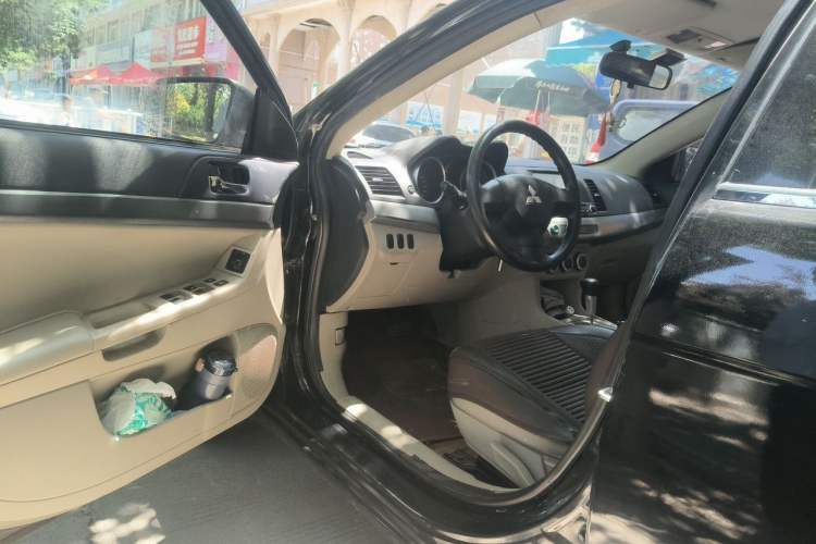 Used Mitsubishi Lancer EX 2010 Fashion Edition 1.8L CVT Comfort Trim Interior 3