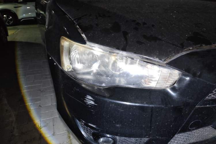 Used Mitsubishi Lancer EX 2010 Fashion Edition 1.8L CVT Comfort Trim Right Front Headlight