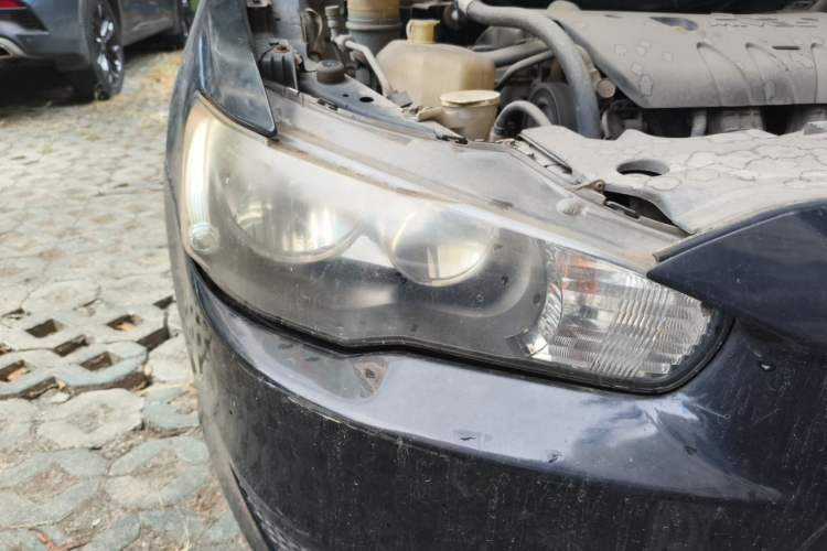 Used Mitsubishi Lancer EX 2010 Fashion Edition 1.8L CVT Comfort Trim Right Front Headlight