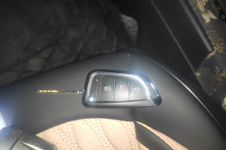 Used Mitsubishi Lancer EX 2010 ZhiShang Edition 1.8L CVT Luxury Model Vehicle Key