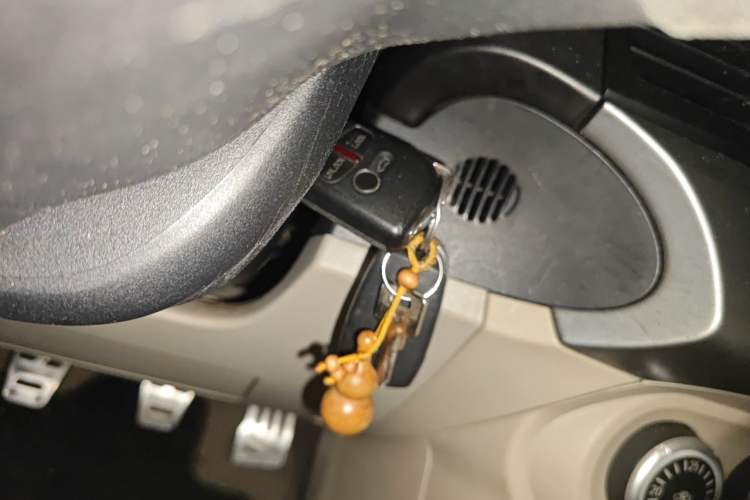 Used Mitsubishi Lancer EX 2010 Fashion Edition 1.8L Manual Comfort Trim Vehicle Key