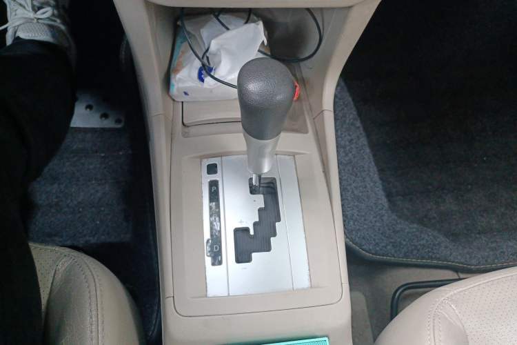 Used Mitsubishi Lancer EX 2010 Fashion Edition 1.8L CVT Comfort Trim Gear Lever