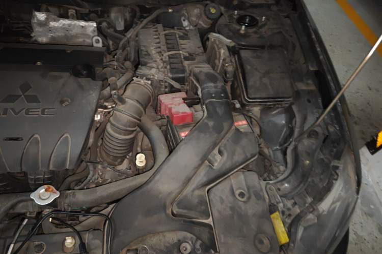 Used Mitsubishi Lancer EX 2010 Sport Version 2.0L CVT Flagship Edition Engine Bay Left