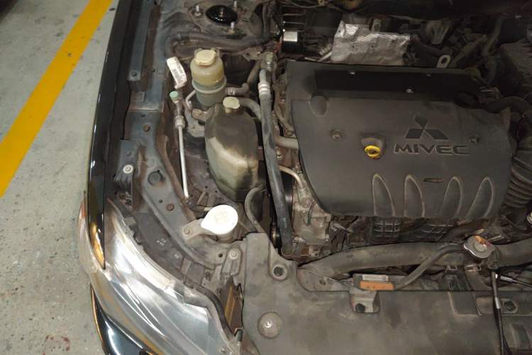 Used Mitsubishi Lancer EX 2010 Sport Version 2.0L CVT Flagship Edition Engine Bay Right