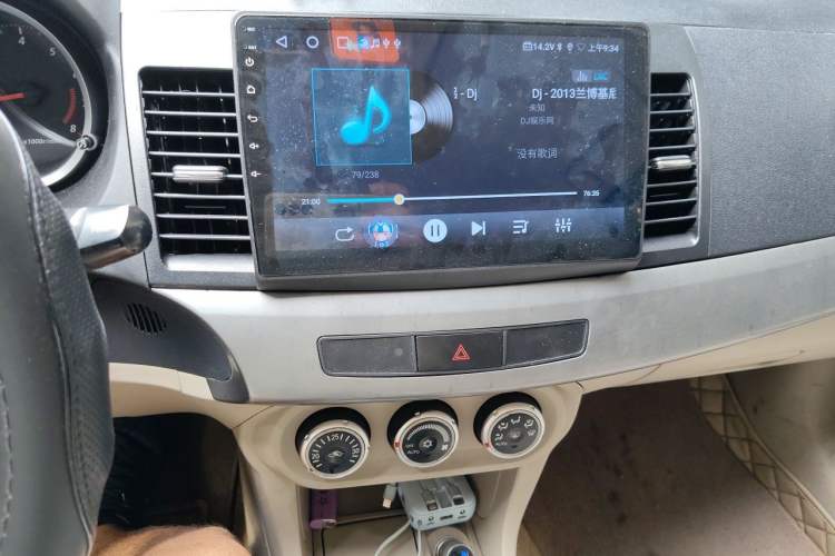 Used Mitsubishi Lancer EX 2010 Fashion Edition 1.8L Manual Intelligent Type Audio And AC Panel