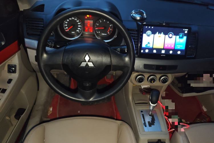 Used Mitsubishi Lancer EX 2010 Fashion Edition 1.8L CVT Comfort Trim Center Console