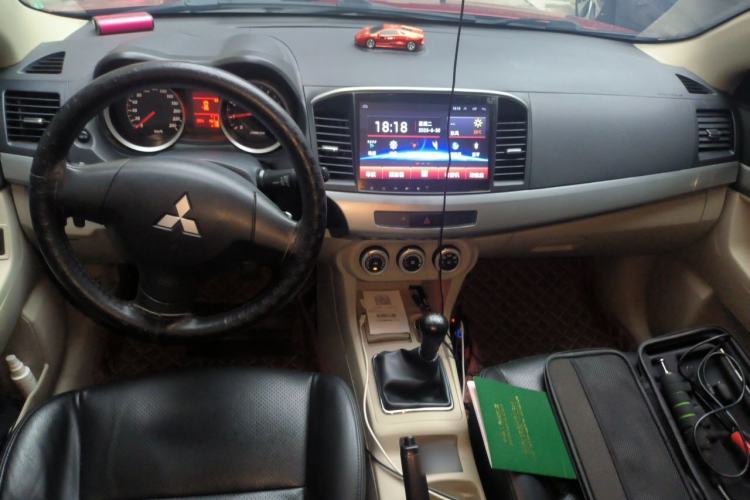 Used Mitsubishi Lancer EX 2010 Fashion Edition 1.8L Manual Comfort Trim Center Console