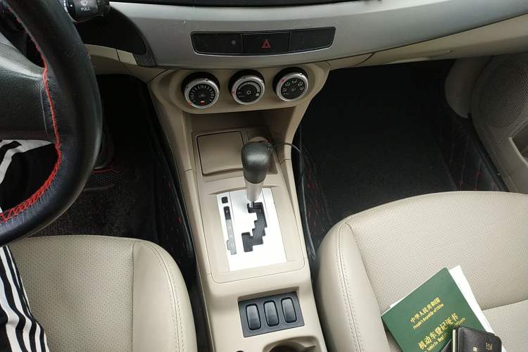 Used Mitsubishi Lancer EX 2010 Fashion Edition 1.8L CVT Comfort Trim Gear Lever