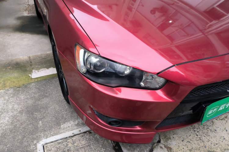 Used Mitsubishi Lancer EX 2010 Fashion Edition 1.8L Manual Comfort Trim Right Front Headlight