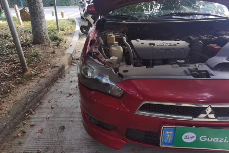 Used Mitsubishi Lancer EX 2010 Chasing Edition 1.8L Manual Luxury Model Right Front Headlight