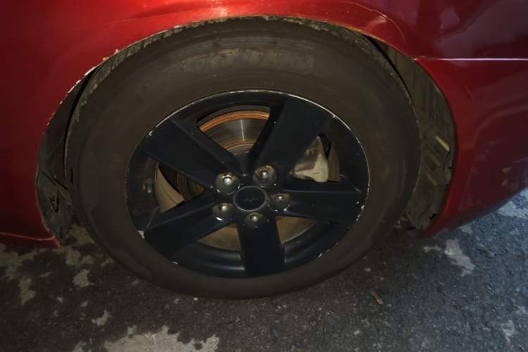 Used Mitsubishi Lancer EX 2010 Fashion Edition 1.8L CVT Comfort Trim Right Front Wheel Hub