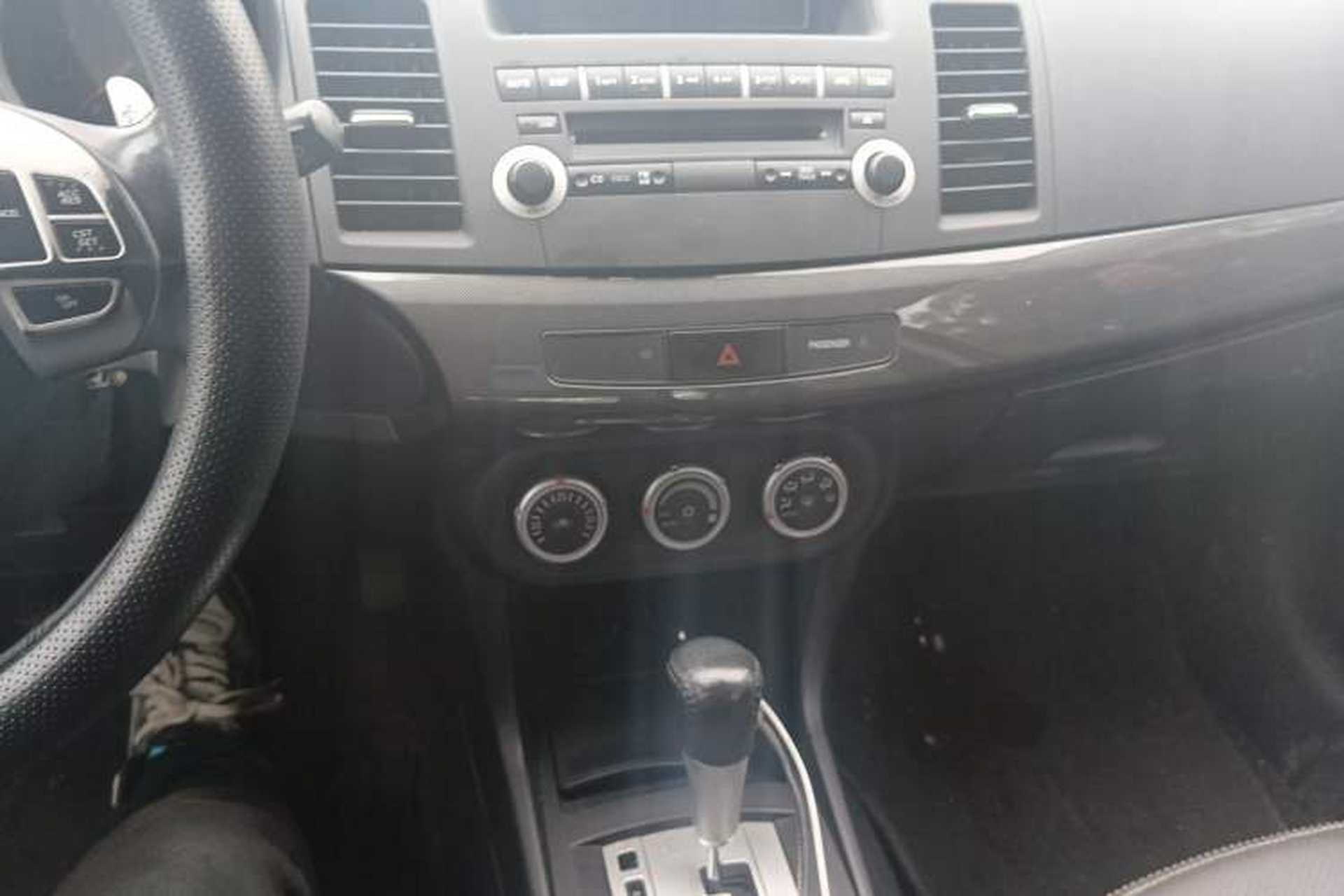 Used Mitsubishi Lancer EX 2010 ZhiShang Edition 1.8L CVT Luxury Model Audio And AC Panel