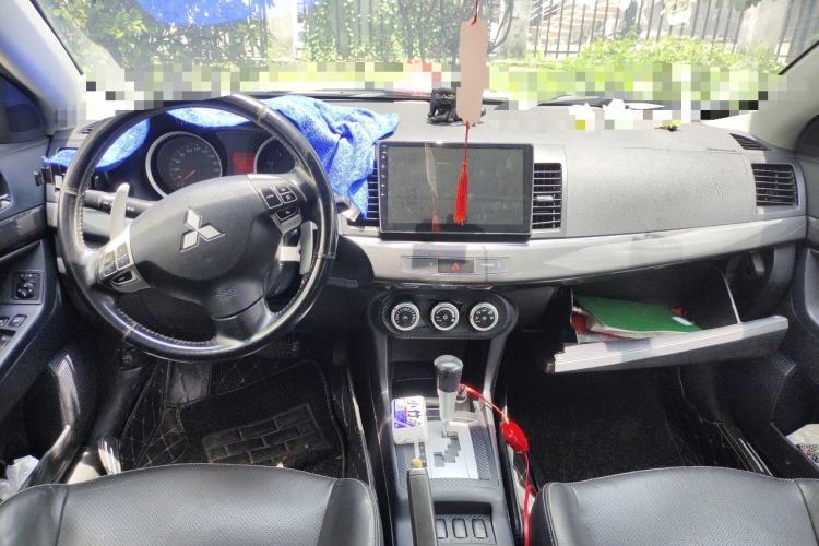 Used Mitsubishi Lancer EX 2010 ZhiShang Edition 1.8L CVT Luxury Model Center Console