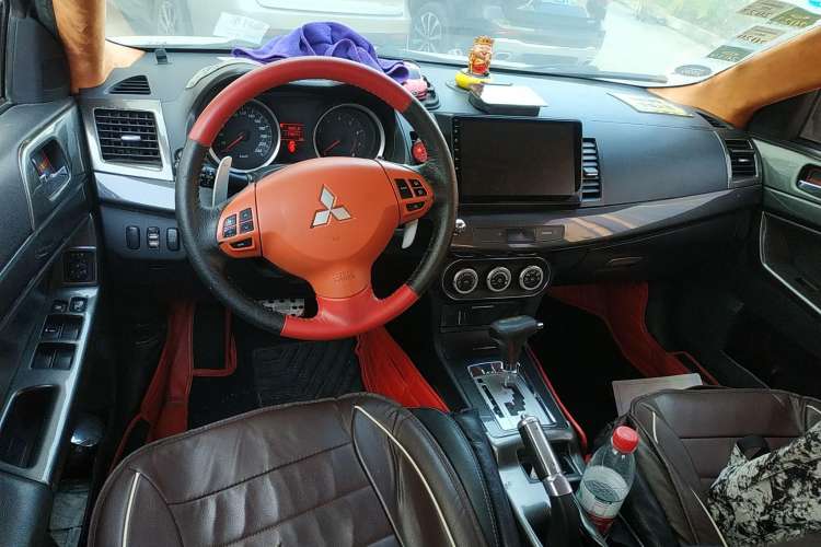 Used Mitsubishi Lancer EX 2010 ZhiShang Edition 1.8L CVT Luxury Model Center Console