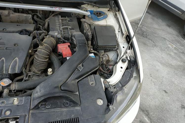 Used Mitsubishi Lancer EX 2010 ZhiShang Edition 1.8L CVT Luxury Model Engine Bay Left