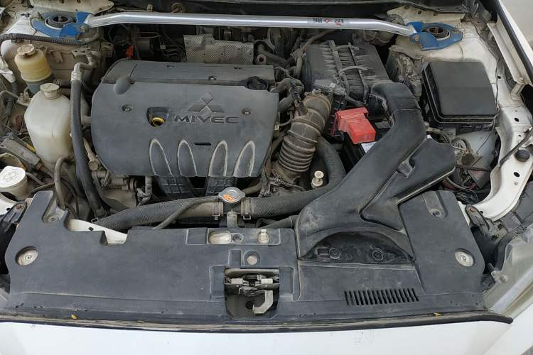 Used Mitsubishi Lancer EX 2010 ZhiShang Edition 1.8L CVT Luxury Model Engine Bay