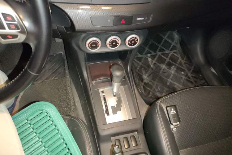 Used Mitsubishi Lancer EX 2010 Sport Version 2.0L CVT Flagship Edition Gear Lever