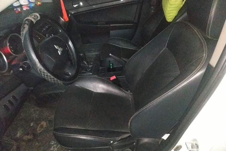 Used Mitsubishi Lancer EX 2010 Chasing Edition 1.8L Manual Luxury Model Left Front Seat
