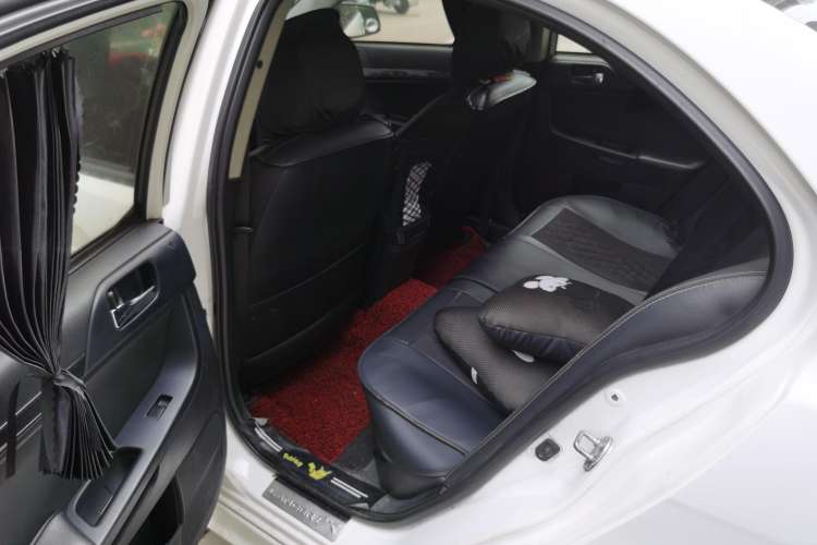 Used Mitsubishi Lancer EX 2010 ZhiShang Edition 1.8L CVT Luxury Model Left Rear Seat