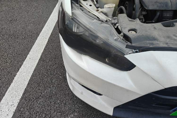 Used Mitsubishi Lancer EX 2010 Fashion Edition 1.8L CVT Luxury Version Right Front Headlight