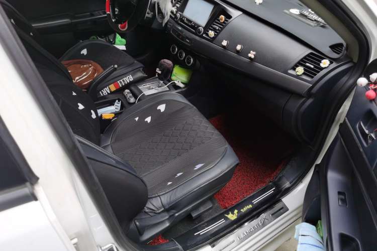 Used Mitsubishi Lancer EX 2010 ZhiShang Edition 1.8L CVT Luxury Model Right Front Seat