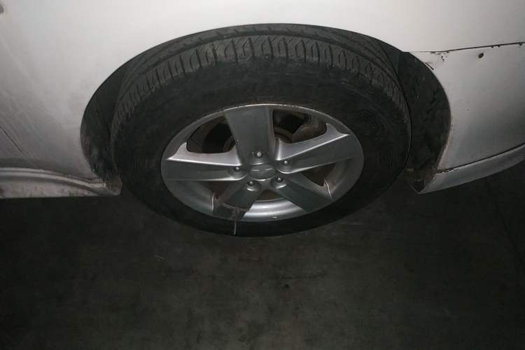 Used Mitsubishi Lancer EX 2010 Chasing Edition 1.8L Manual Luxury Model Right Front Wheel Hub