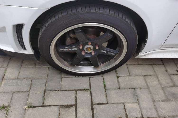 Used Mitsubishi Lancer EX 2010 ZhiShang Edition 1.8L CVT Luxury Model Right Front Wheel Hub
