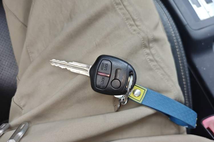 Used Mitsubishi Lancer EX 2010 Fashion Edition 1.8L CVT Luxury Version Vehicle Key