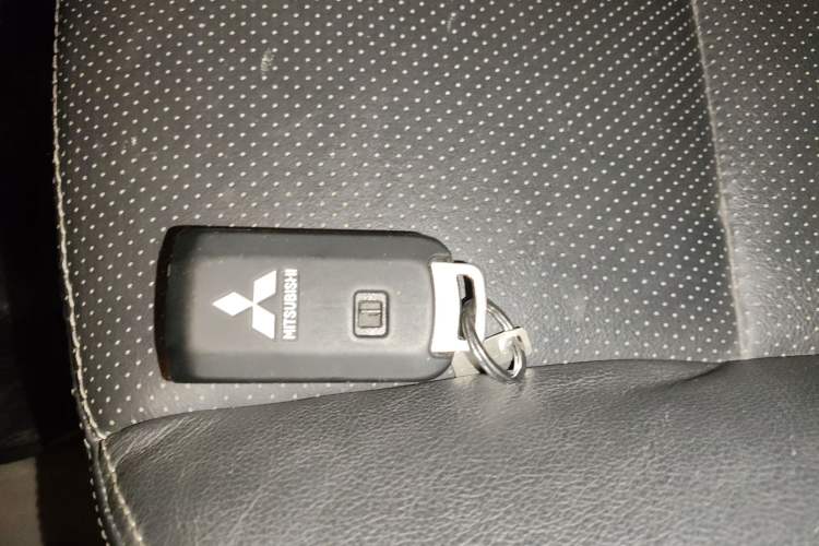 Used Mitsubishi Lancer EX 2010 Sport Version 2.0L CVT Flagship Edition Vehicle Key