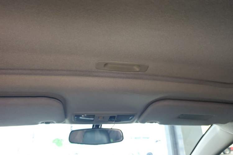 Used Mitsubishi Lancer EX 2010 Chasing Edition 1.8L Manual Luxury Model Headliner