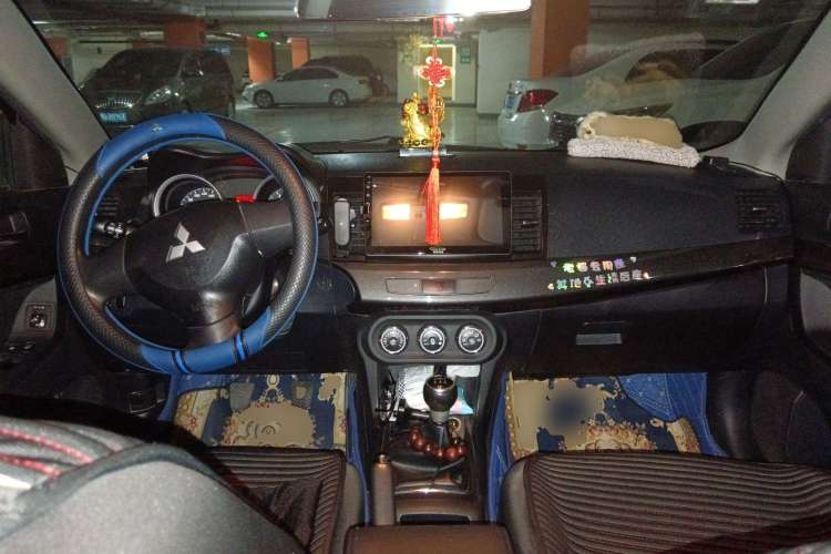 Used Mitsubishi Lancer EX 2011 Xiali Edition 2.0L Manual Comfort Model Center Console