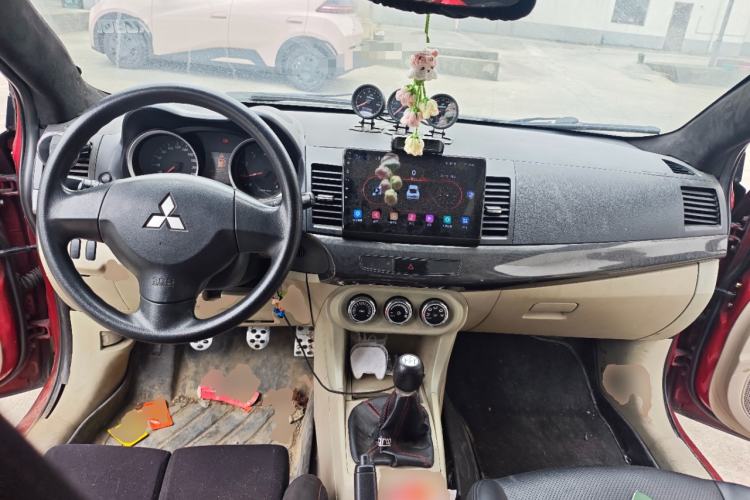 Used Mitsubishi Lancer EX 2011 Fashion Edition 1.8L Manual Smart Type Center Console