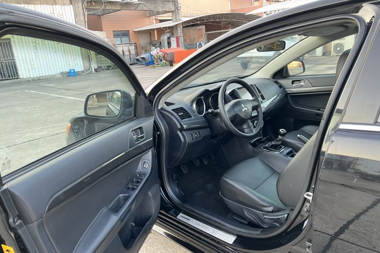 Used Mitsubishi Lancer EX 2011 Chasing Edition 1.8L Manual Luxury Model Driver Seat