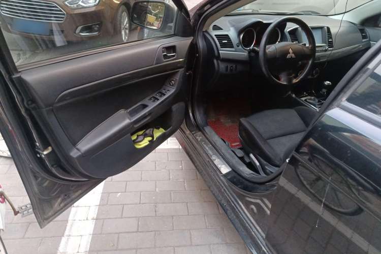 Used Mitsubishi Lancer EX 2011 Xiali Edition 2.0L Manual Comfort Model Driver Seat