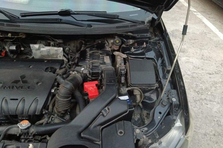 Used Mitsubishi Lancer EX 2011 Xiali Edition 2.0L Manual Comfort Model Engine Bay Left
