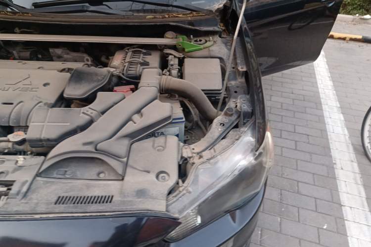Used Mitsubishi Lancer EX 2011 Xiali Edition 2.0L Manual Comfort Model Engine Bay Left