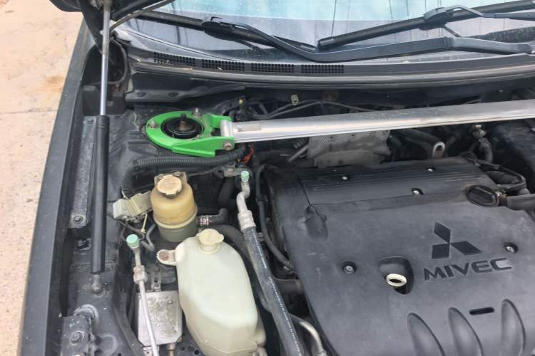 Used Mitsubishi Lancer EX 2011 Xiali Edition 2.0L Manual Comfort Model Engine Bay Right