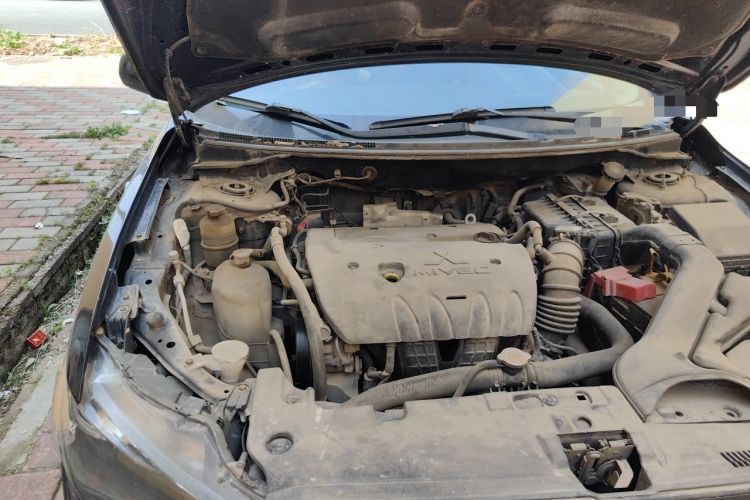 Used Mitsubishi Lancer EX 2011 Fashion Edition 1.8L Manual Smart Type Engine Bay Right