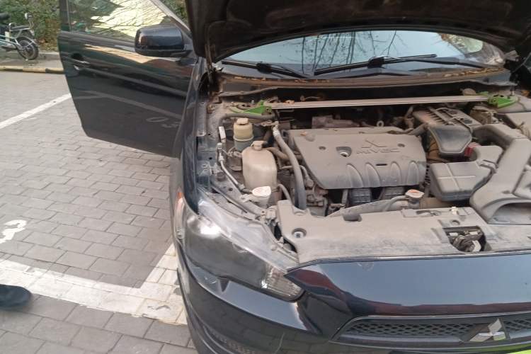 Used Mitsubishi Lancer EX 2011 Xiali Edition 2.0L Manual Comfort Model Engine Bay Right