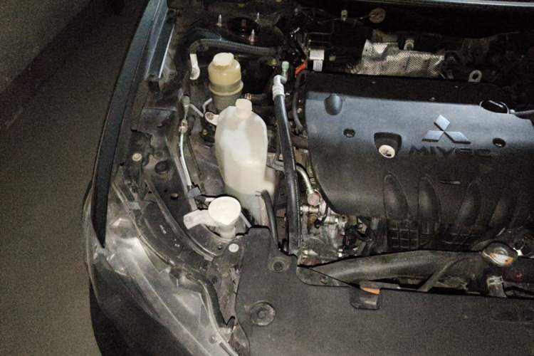 Used Mitsubishi Lancer EX 2011 Chasing Edition 1.8L CVT Luxury Model Engine Bay Right