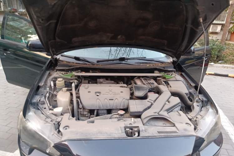 Used Mitsubishi Lancer EX 2011 Xiali Edition 2.0L Manual Comfort Model Engine Bay