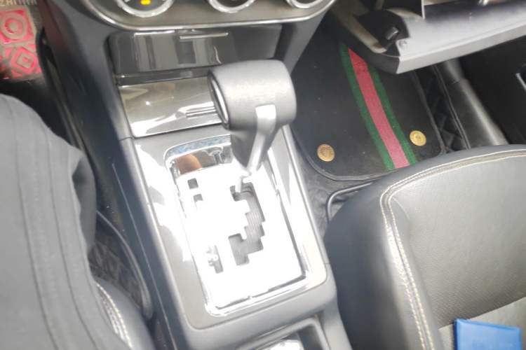 Used Mitsubishi Lancer EX 2011 Chasing Edition 1.8L CVT Luxury Model Gear Lever