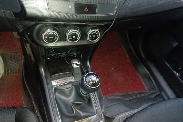 Used Mitsubishi Lancer EX 2011 Xiali Edition 2.0L Manual Comfort Model Gear Lever