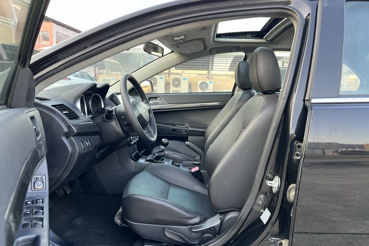 Used Mitsubishi Lancer EX 2011 Chasing Edition 1.8L Manual Luxury Model Left Front Seat