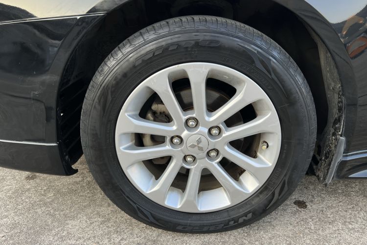 Used Mitsubishi Lancer EX 2011 Chasing Edition 1.8L Manual Luxury Model Left Front Wheel Hub